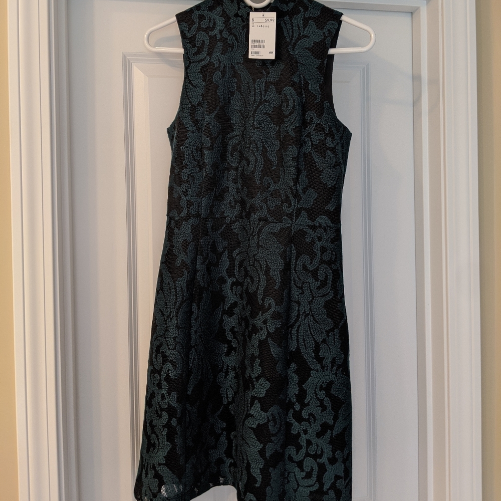 Dress - Picture 3 of 3